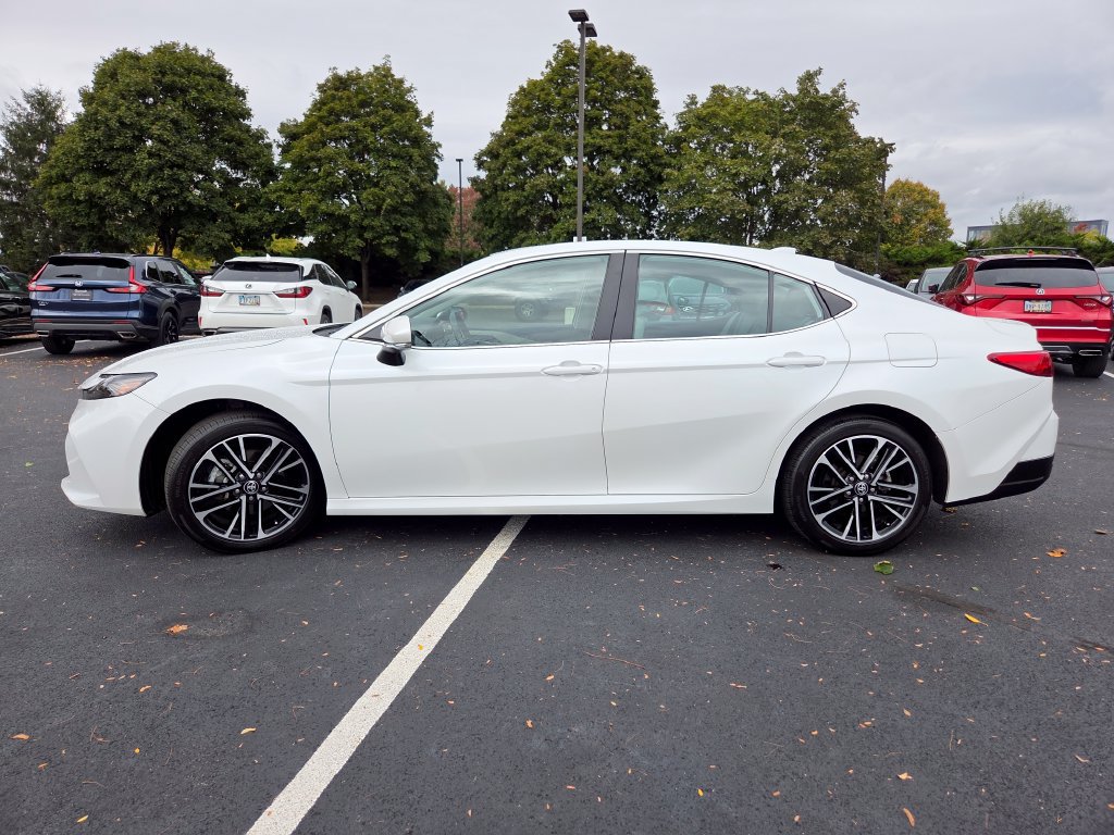 Used 2025 Toyota Camry XLE AWD/4WD image 23