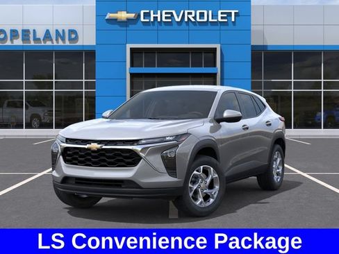 New 2026 Chevrolet Trax LS w/ LS Convenience Package FWD image 7