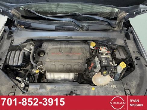 Used 2018 Jeep Compass Latitude w/ Cold Weather Group AWD/4WD image 43
