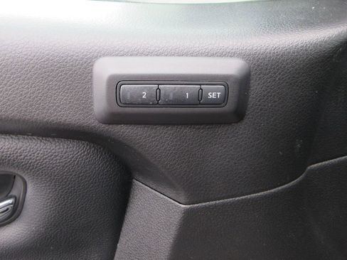 Used 2019 Nissan Titan PRO-4X w/ Pro-4x Convenience Package image 21