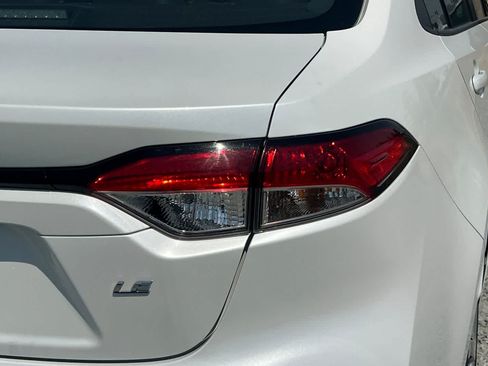 Used 2025 Toyota Corolla LE FWD image 13