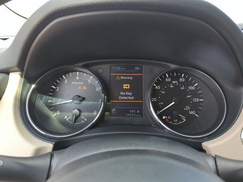 Certified 2019 Nissan Rogue SV FWD image 48