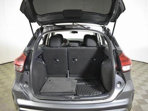 Used 2021 Nissan Kicks SV image 28