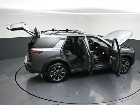 New 2026 Nissan Pathfinder Platinum w/ Cargo Package AWD/4WD image 33