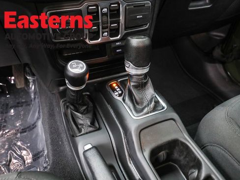 Used 2023 Jeep Wrangler Unlimited w/ Cold Weather Group image 13