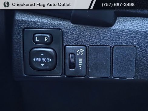 Used 2019 Toyota Corolla LE image 10