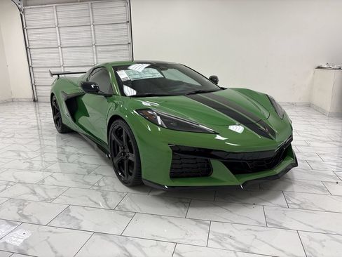 New 2026 Chevrolet Corvette E-Ray w/ ZER Performance Package AWD/4WD image 2