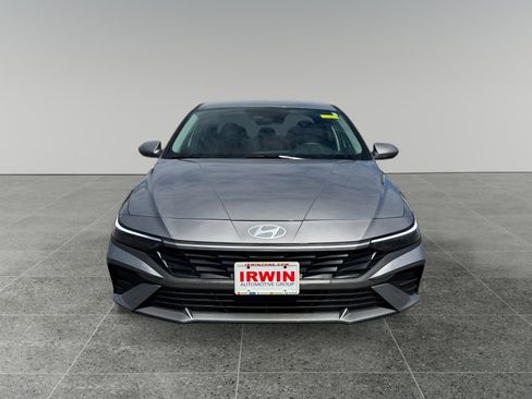 New 2025 Hyundai Elantra Hybrid FWD image 9