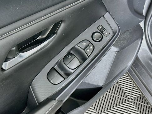 Used 2023 Nissan Sentra SV FWD image 15