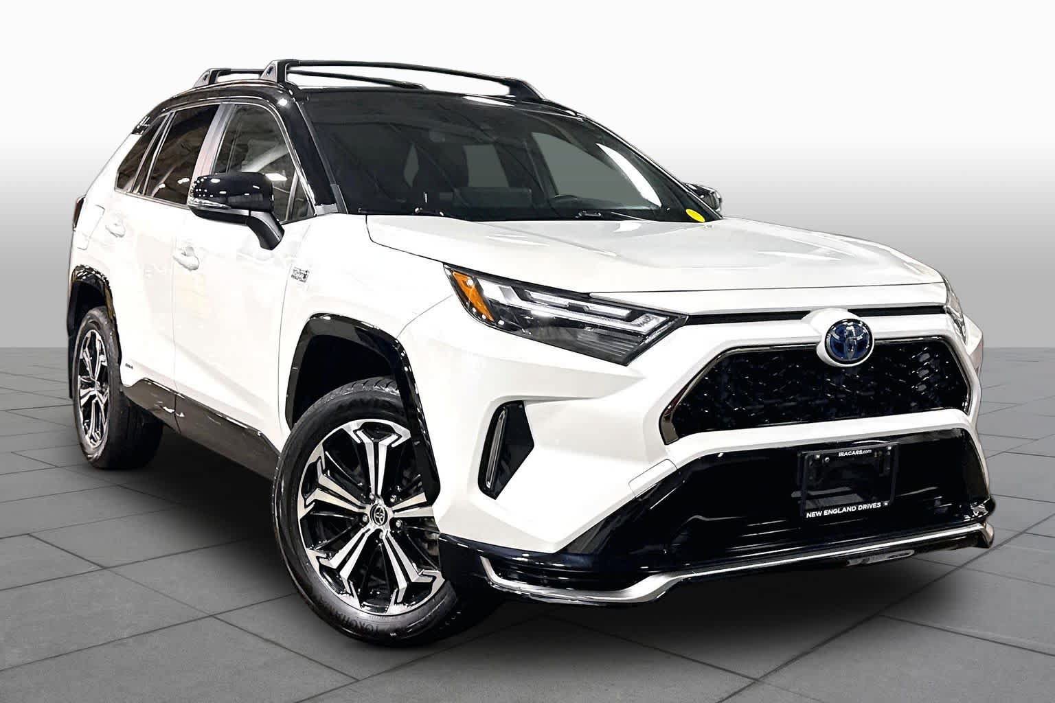 Used 2024 Toyota RAV4 XSE w/ Weather Package AWD/4WD image 3