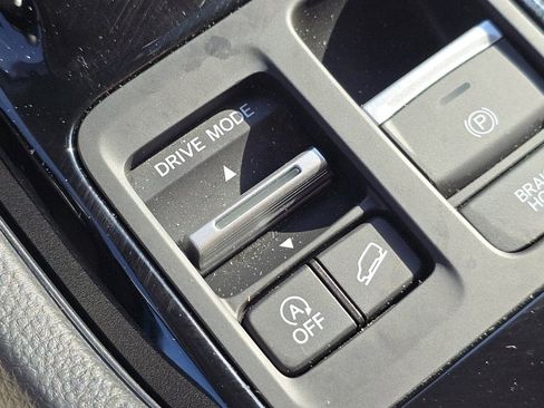 Used 2024 Honda Pilot Elite image 11