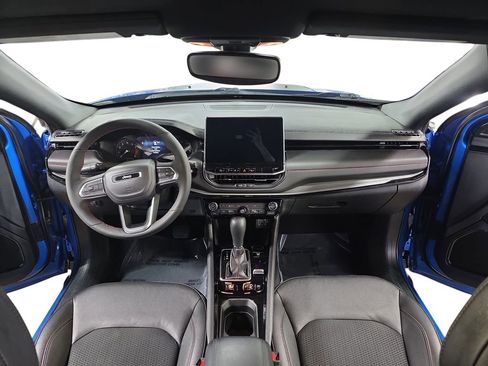 Used 2024 Jeep Compass Trailhawk w/ Trailhawk Convenience Group image 9