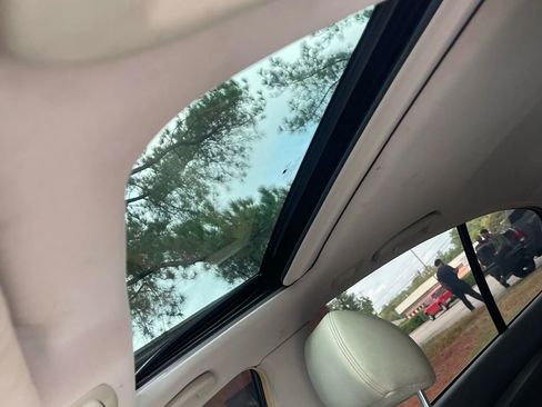 Used 2013 INFINITI G37 Journey w/ Premium Pkg image 19