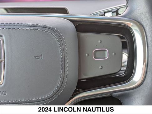Certified 2024 Lincoln Nautilus Reserve image 15