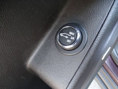 Used 2018 Chevrolet Traverse AWD LT w/ 2LT image 20