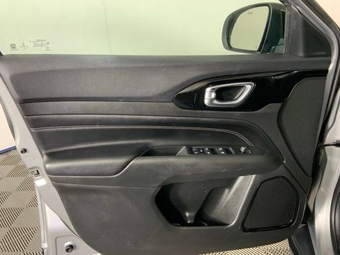 Used 2022 Jeep Compass Latitude AWD/4WD image 20