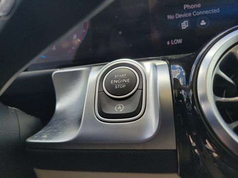 Used 2023 Mercedes-Benz GLB 250 image 22