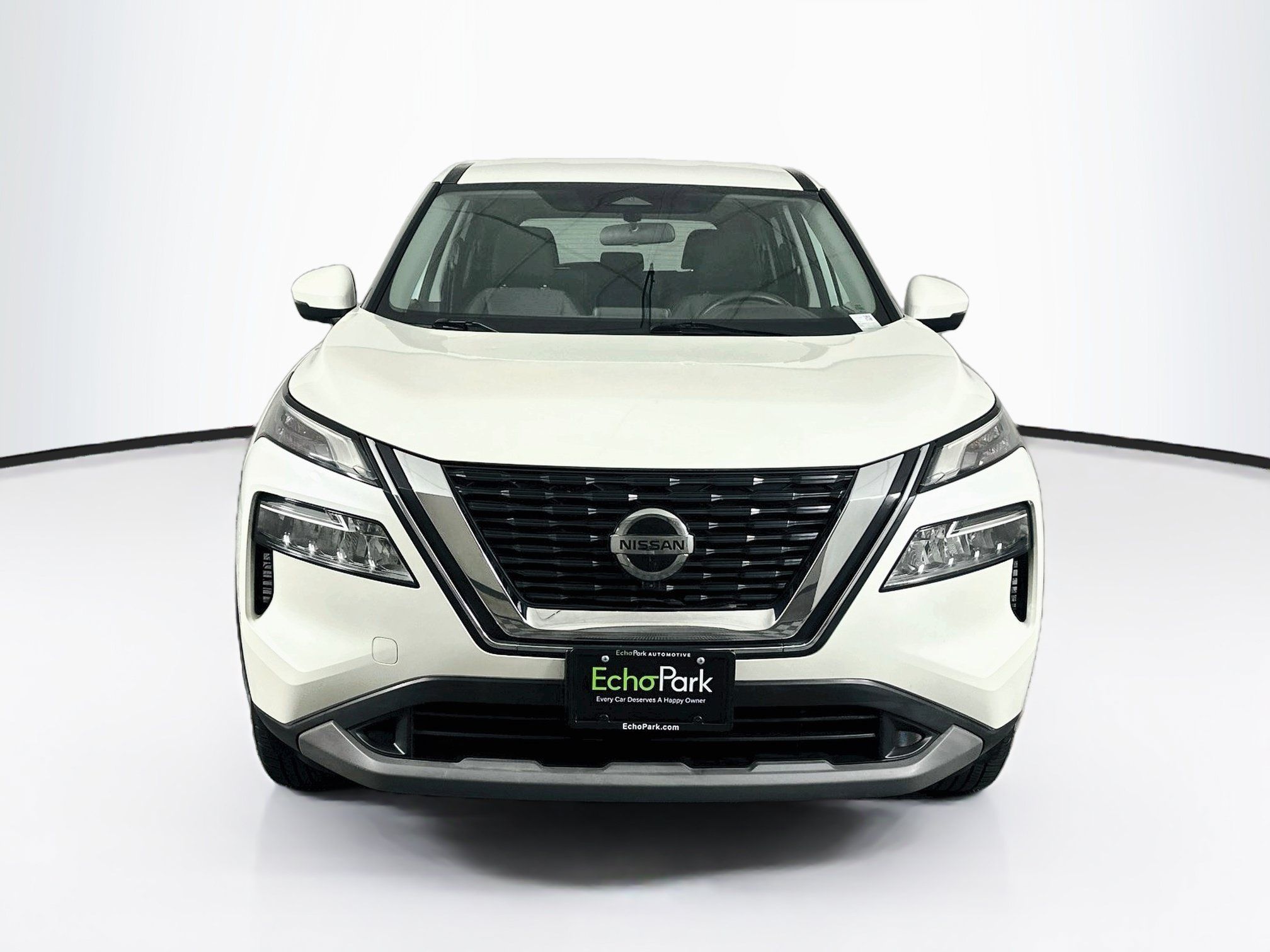 Used 2021 Nissan Rogue SV FWD image 2