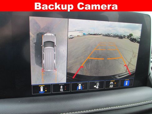 Used 2023 GMC Yukon SLT w/ SLT Luxury Package AWD/4WD image 16