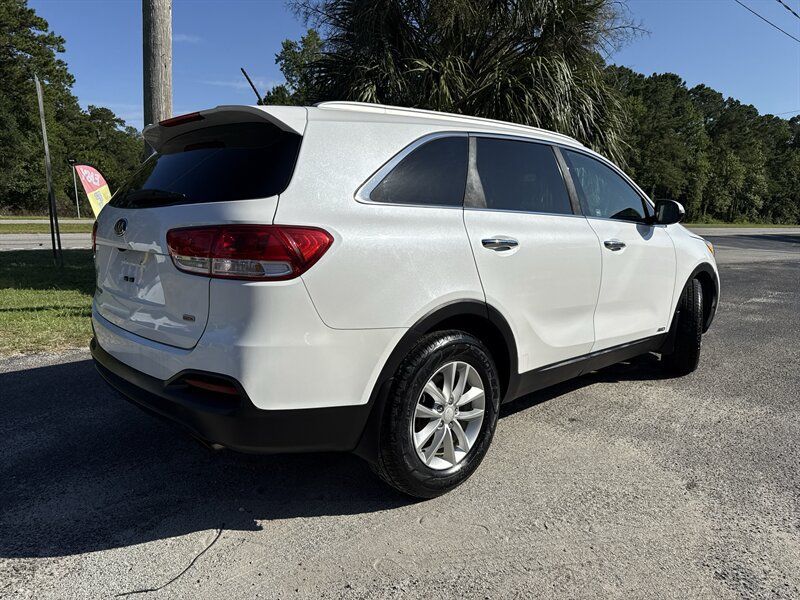 Used 2016 Kia Sorento AWD image 5