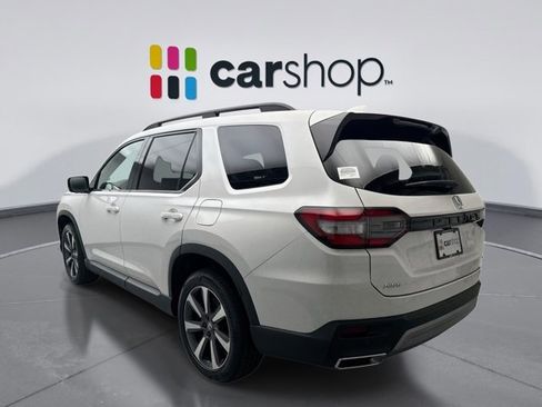 Used 2025 Honda Pilot Elite image 3
