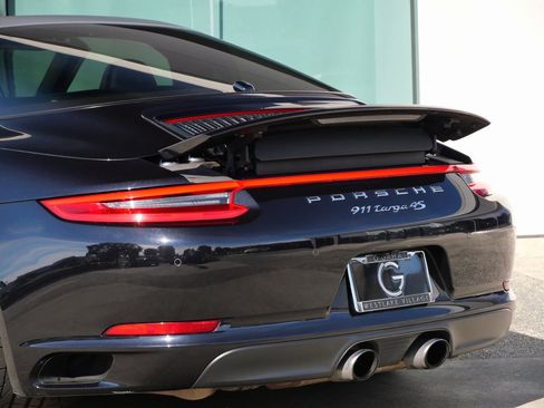 Used 2017 Porsche 911 Targa 4S image 10