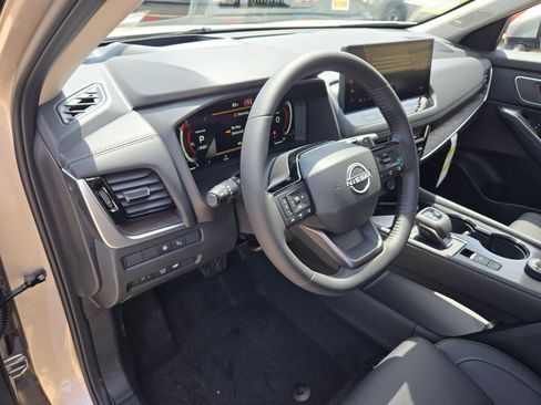 New 2026 Nissan Rogue Platinum AWD/4WD image 11
