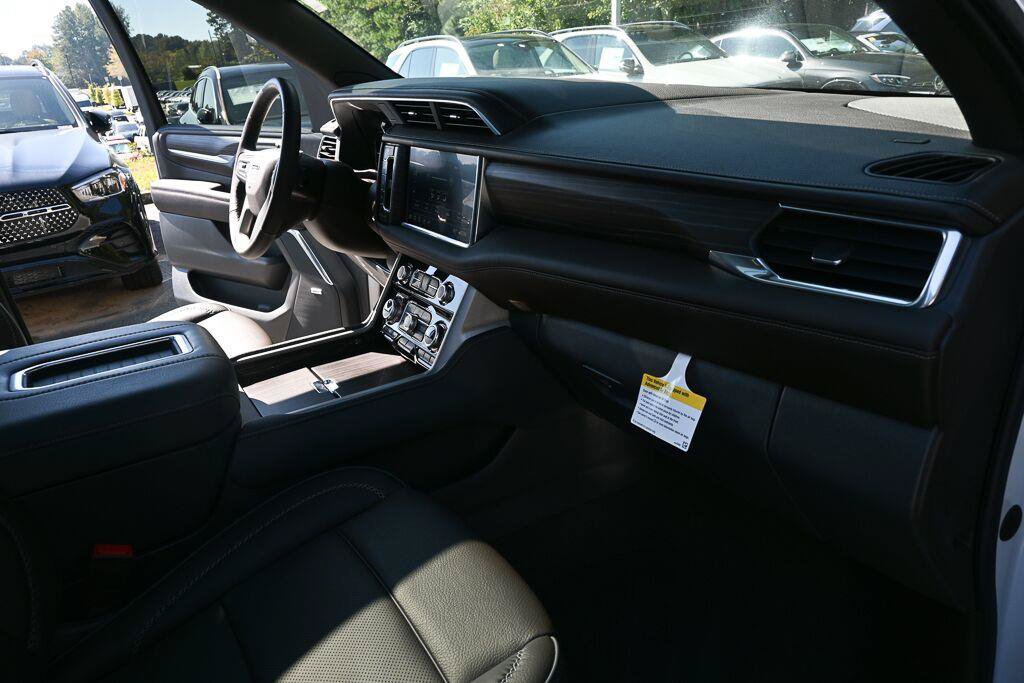 Used 2021 GMC Yukon Denali AWD/4WD image 19
