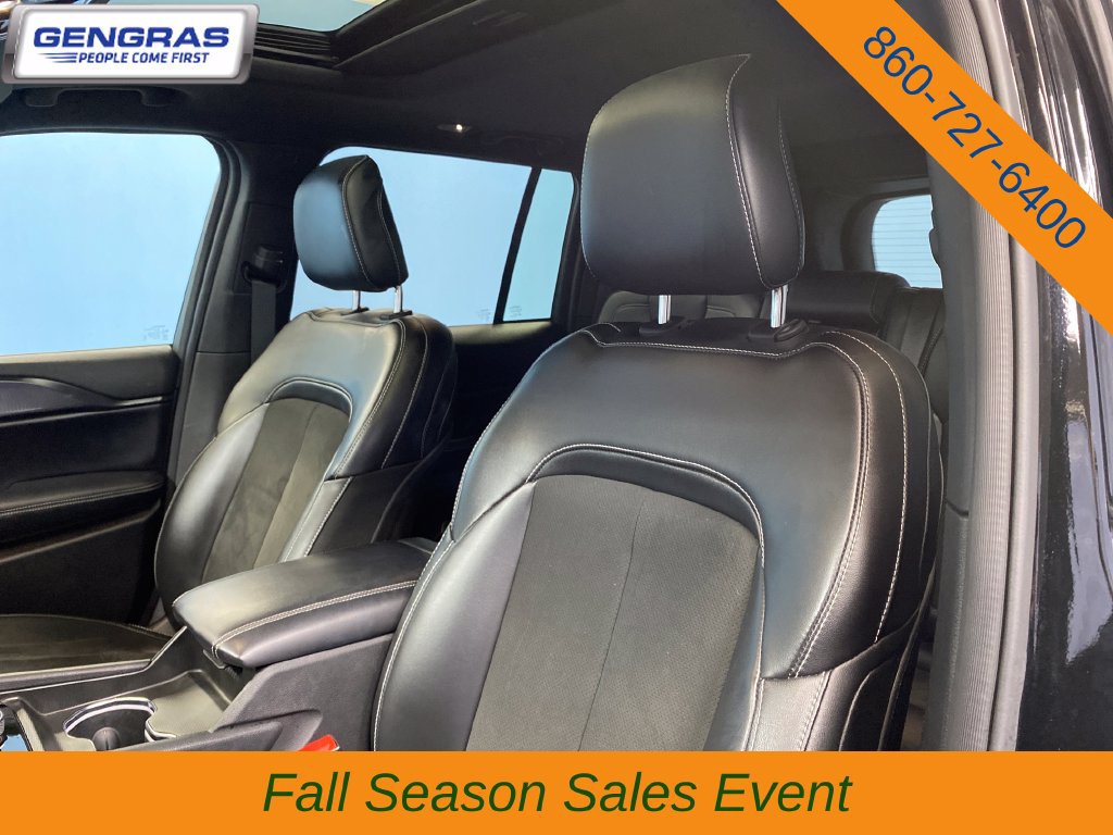 Used 2023 Jeep Grand Cherokee Altitude AWD/4WD image 10