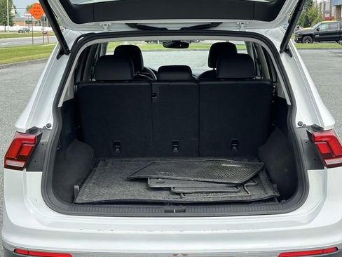 Used 2024 Volkswagen Tiguan SE image 12