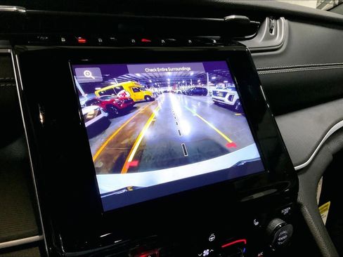 New 2025 Jeep Grand Cherokee Altitude image 16