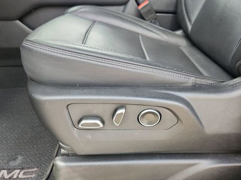 Used 2025 GMC Yukon Denali image 20