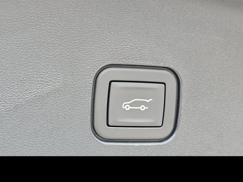 New 2026 Cadillac Vistiq Sport image 13