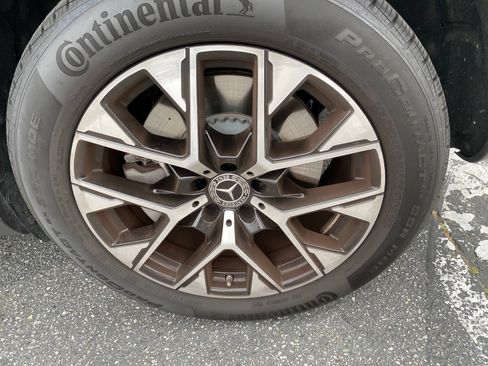 Used 2025 Mercedes-Benz GLC 350e 4MATIC image 6
