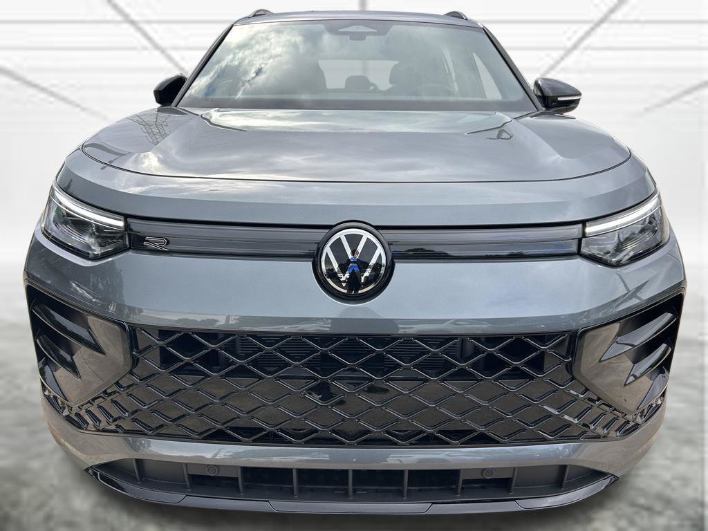 New 2026 Volkswagen Tiguan SE R-Line FWD image 8