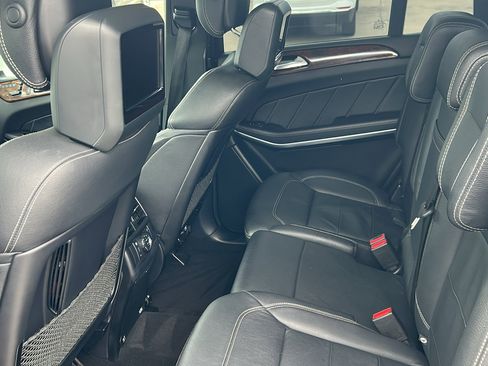 Used 2015 Mercedes-Benz GL 550 4MATIC image 17