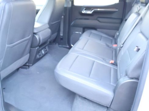 Used 2024 GMC Sierra 1500 SLT image 28