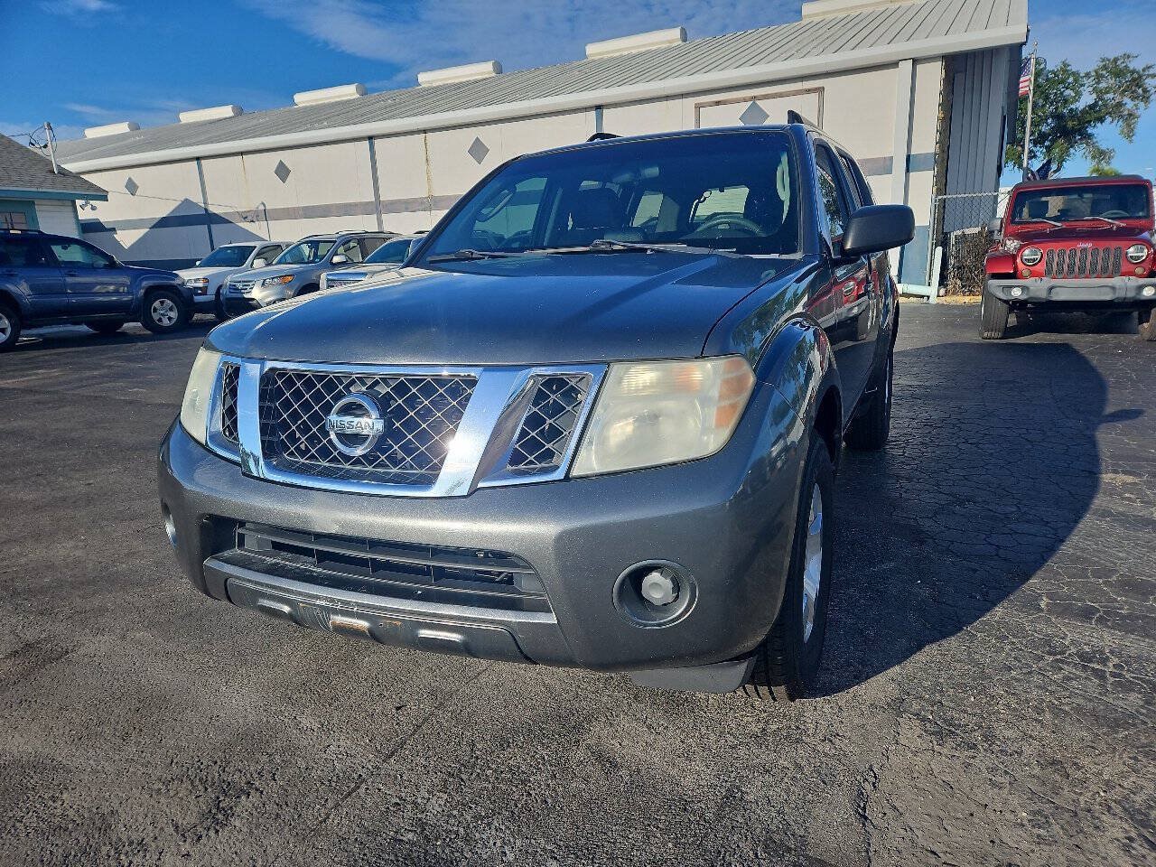 Used 2008 Nissan Pathfinder S RWD image 1