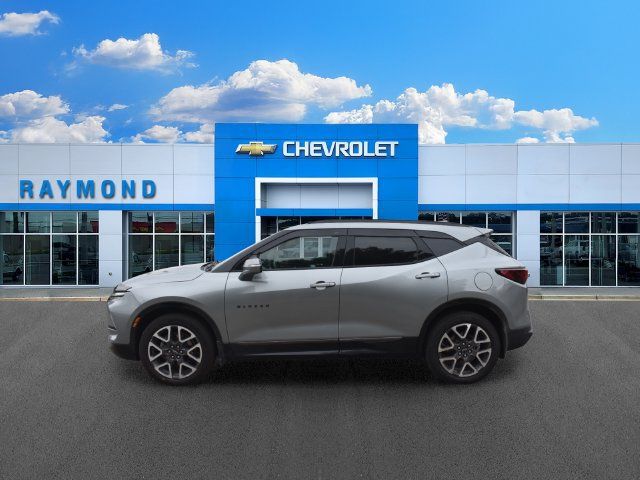 Used 2024 Chevrolet Blazer RS w/ Driver Confidence II Package AWD/4WD image 6