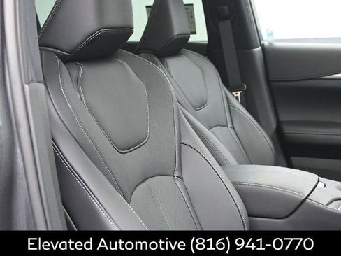 Certified 2026 INFINITI QX60 Luxe w/ Cargo Package AWD/4WD image 8