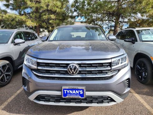 Certified 2022 Volkswagen Atlas SE image 2