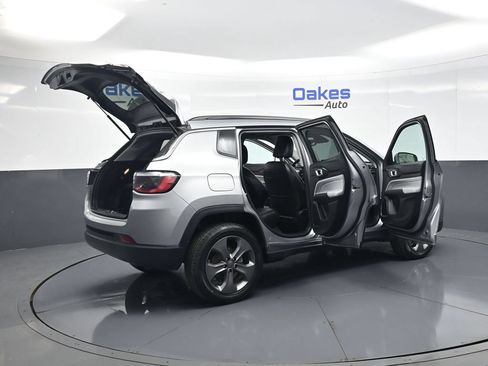 Used 2022 Jeep Compass Latitude AWD/4WD image 52