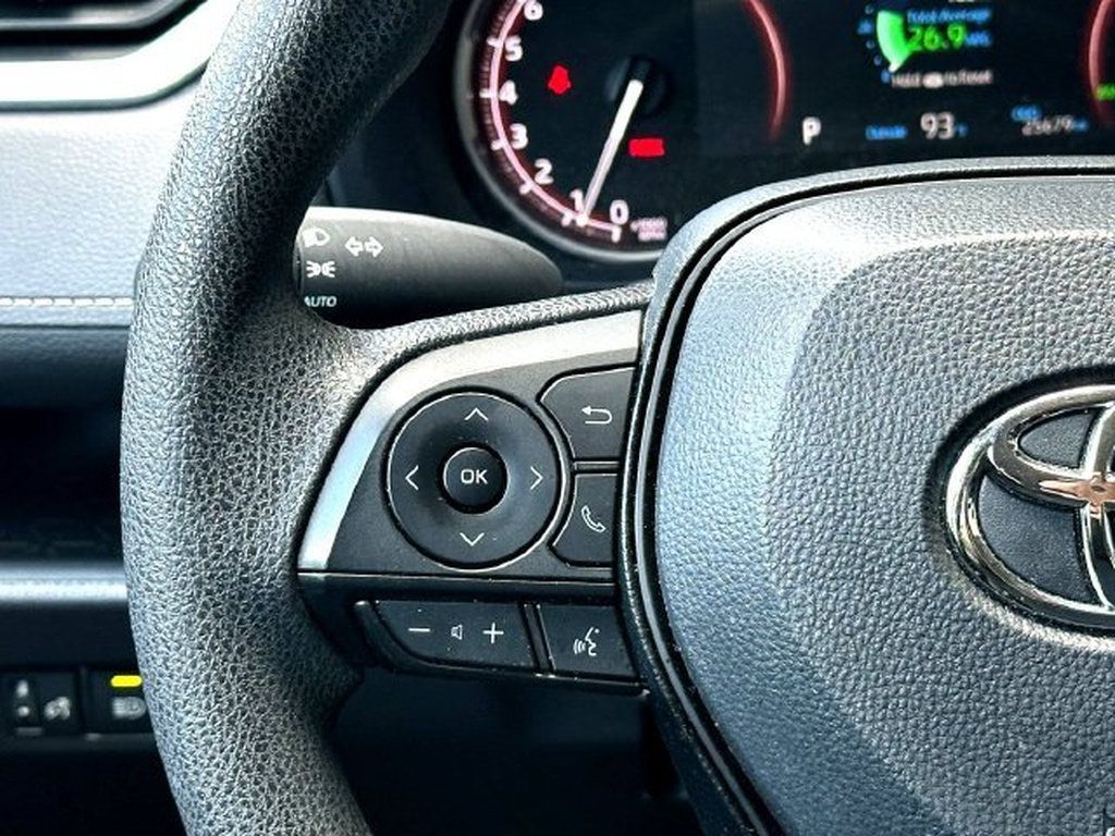 Certified 2025 Toyota RAV4 XLE AWD/4WD image 22