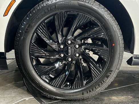 New 2026 Lincoln Navigator Reserve w/ Jet Appearance Package AWD/4WD image 25