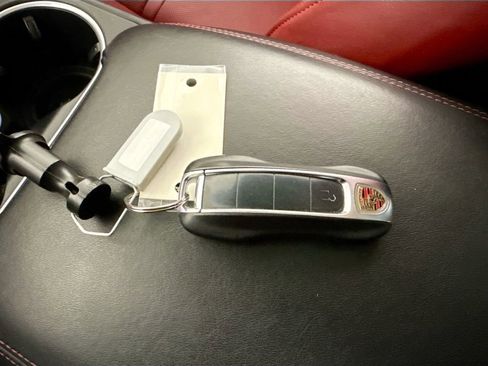 Used 2020 Porsche Cayenne image 17