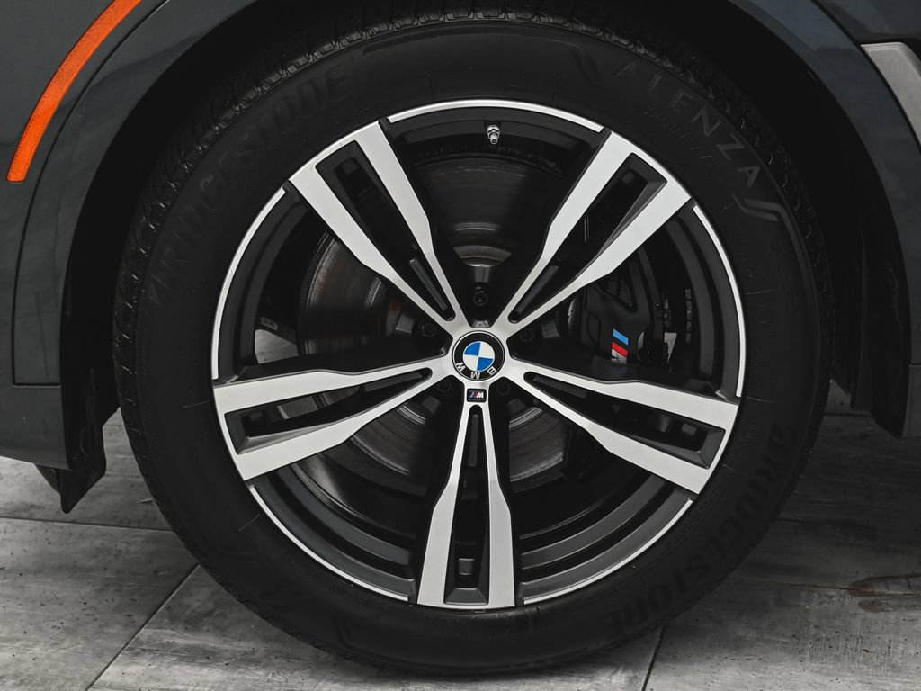 Used 2021 BMW X7 M50i w/ Cold Weather Package AWD/4WD image 7