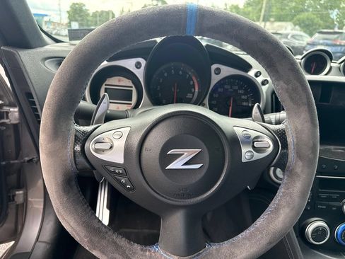 Used 2009 Nissan 370Z Touring w/ Sport Pkg RWD image 13