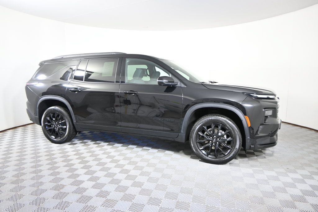Used 2024 Chevrolet Traverse LT w/ Enhanced Driving Package AWD/4WD image 8