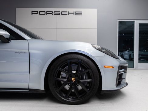 Certified 2025 Porsche Panamera 4 E-Hybrid AWD/4WD image 11