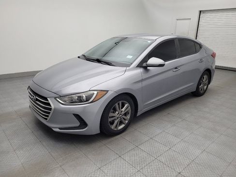 Used 2017 Hyundai Elantra SE FWD image 2